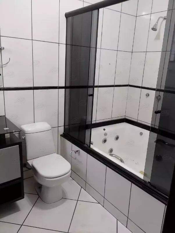 Sobrado à venda no Jardim Giovana: 