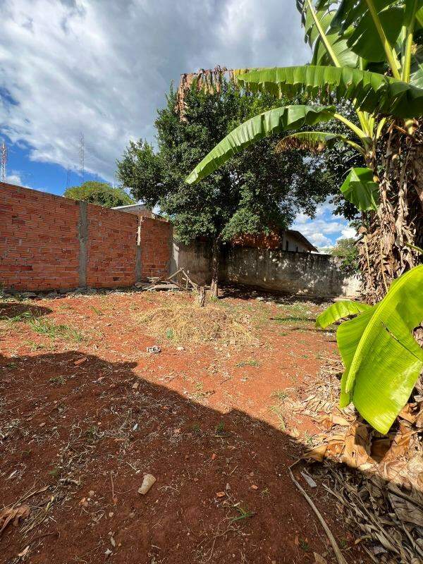 Casa à venda no Jardim Comodoro: 