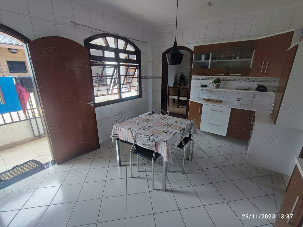 Casa à venda no Ginásio: 