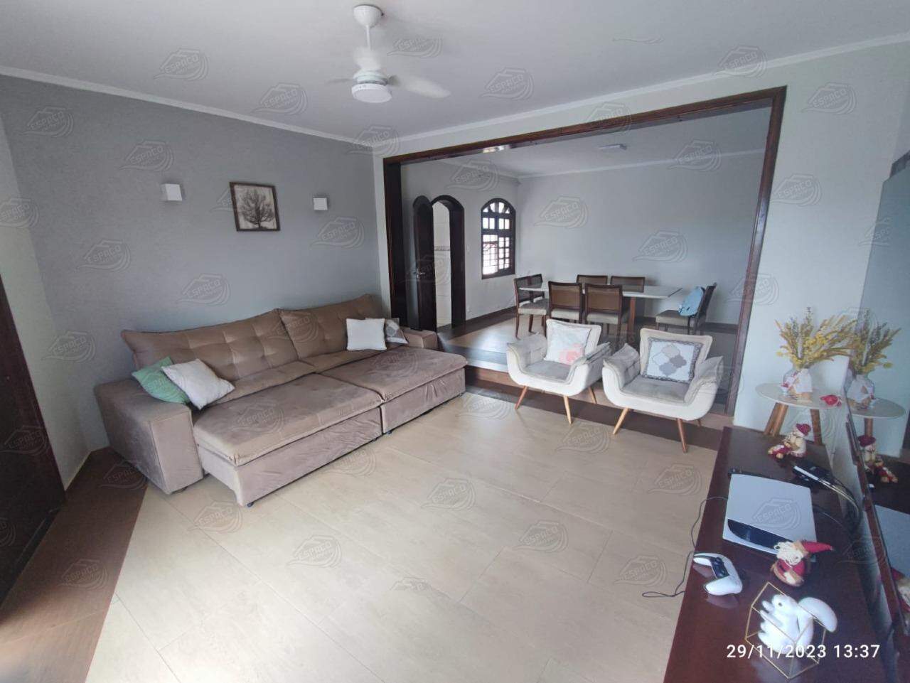Casa à venda no Ginásio: 