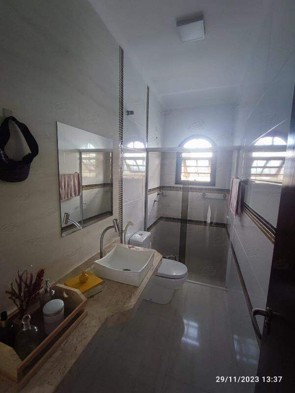 Casa à venda no Ginásio: 