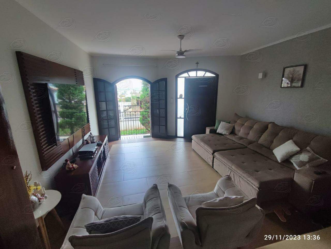 Casa à venda no Ginásio: 