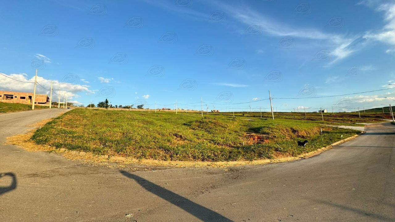 Terreno à venda no Condomínio Pôr do Sol: 