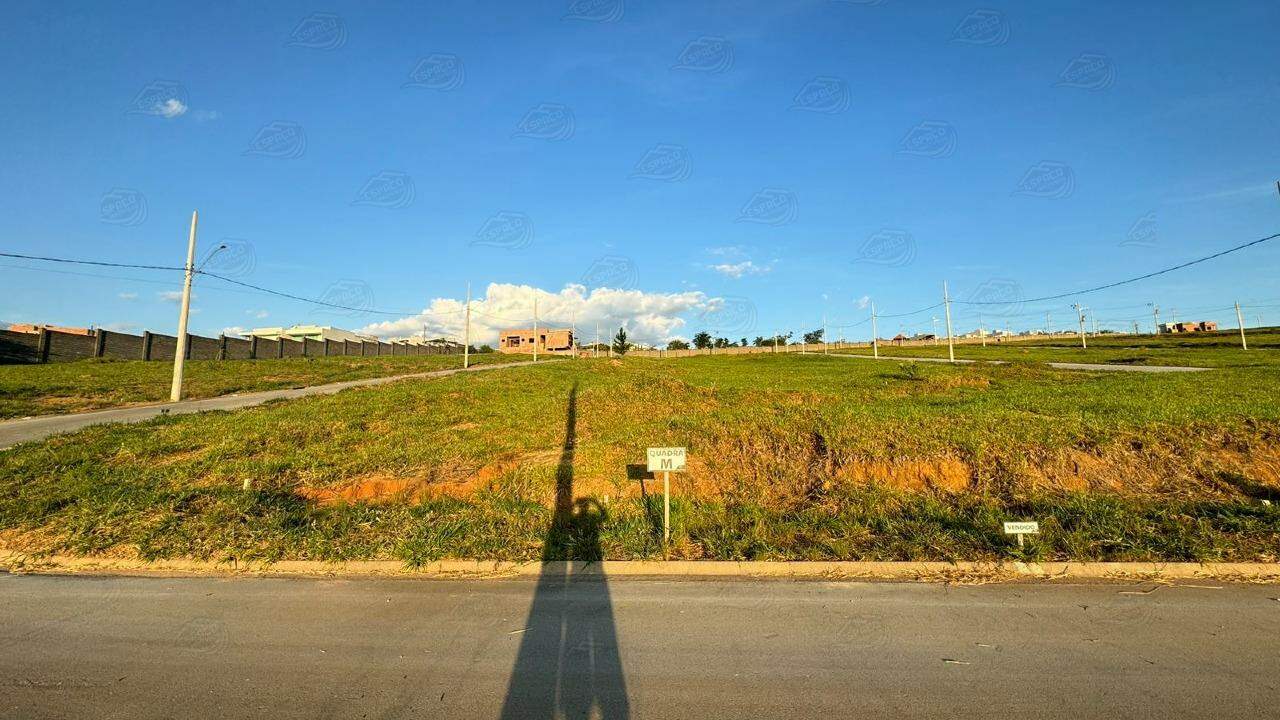Terreno à venda no Condomínio Pôr do Sol: 