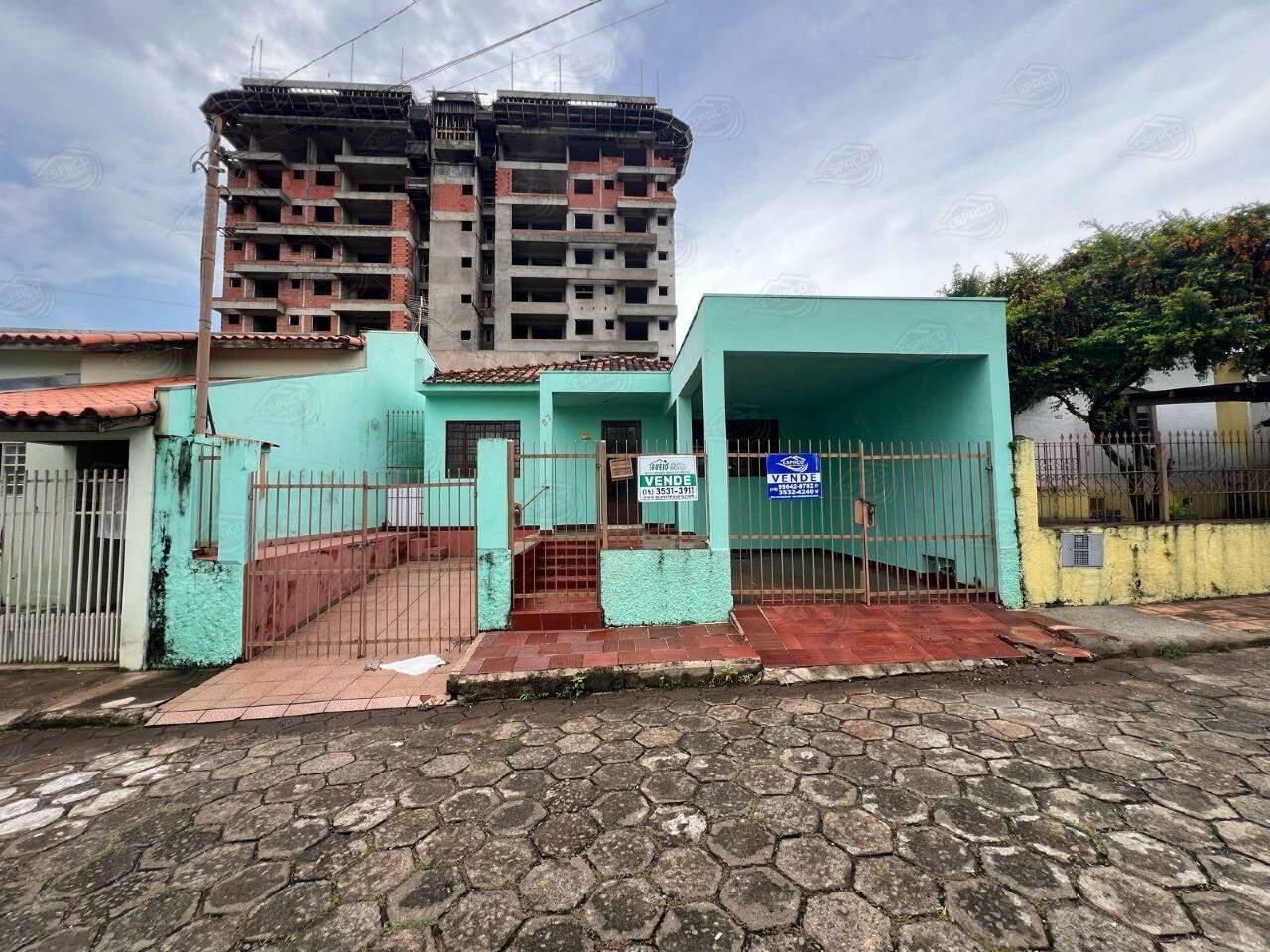 Casa à venda no Centro: 