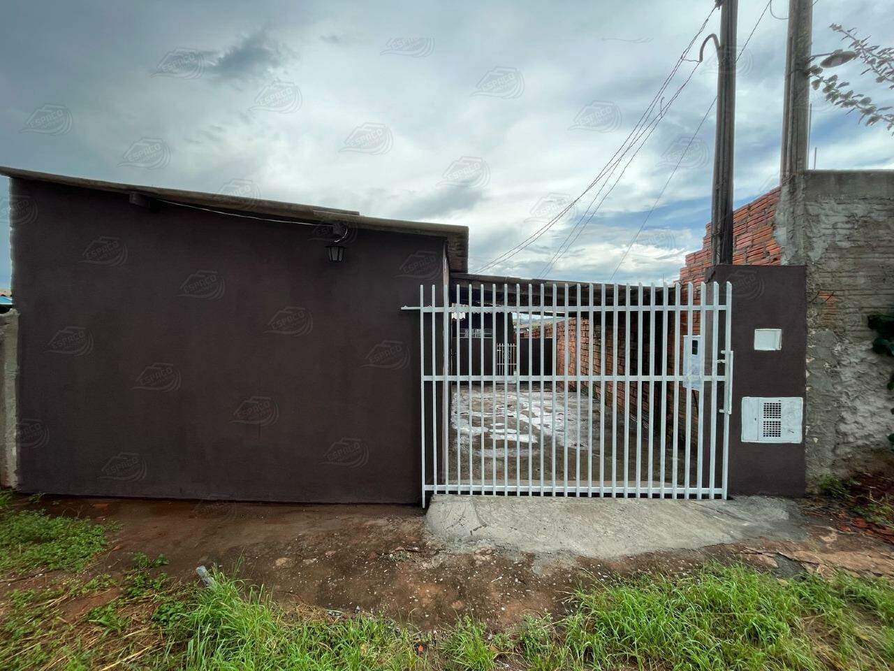 Casa para aluguel no Cruzeiro: 