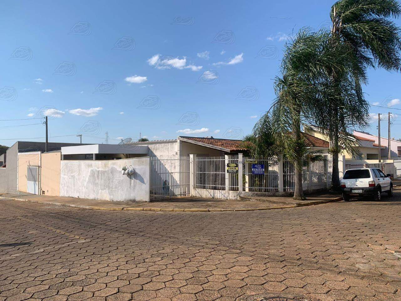 Casa à venda no Condomínio dos Professores: 