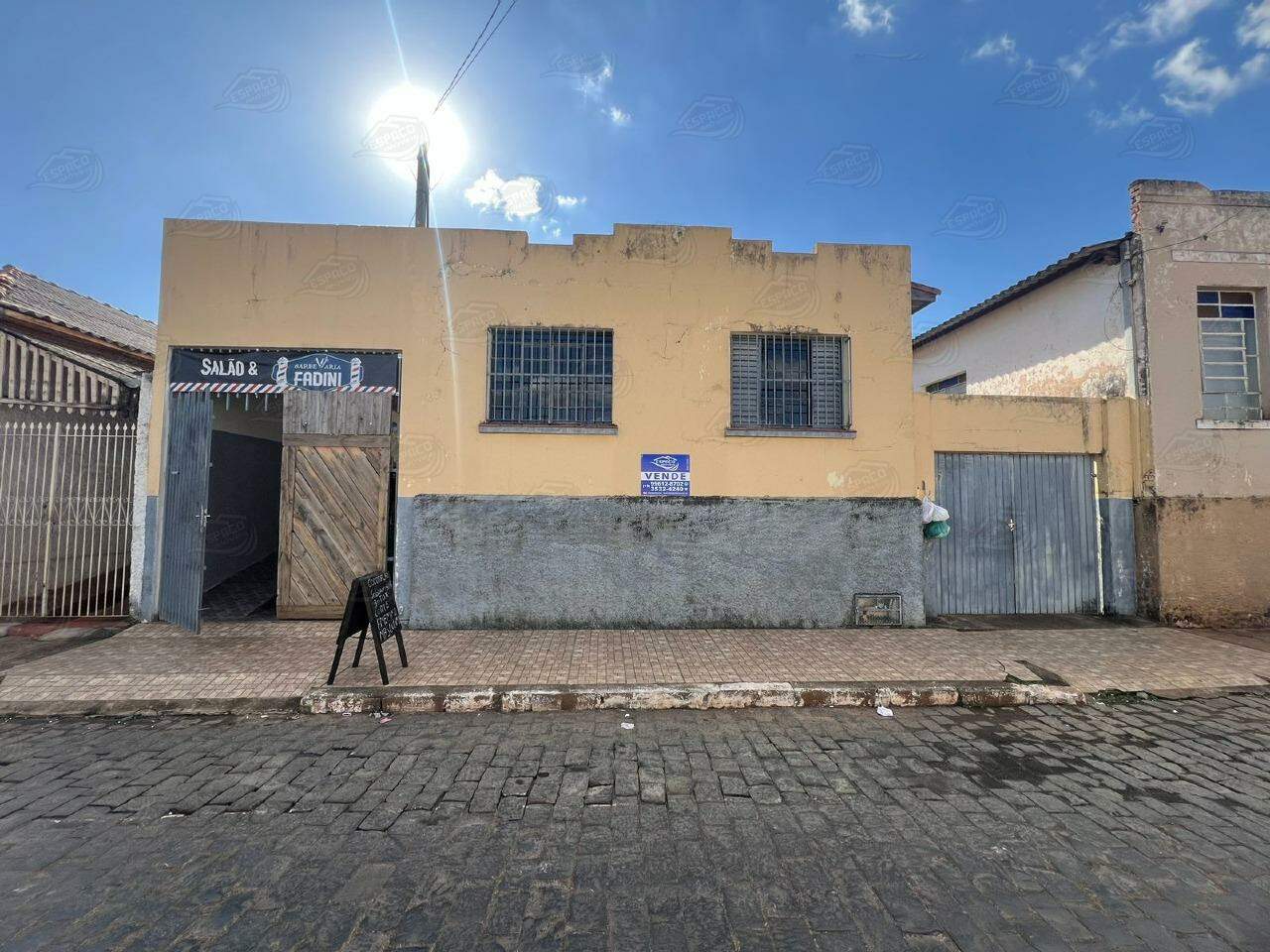 Casa à venda no Centro: 