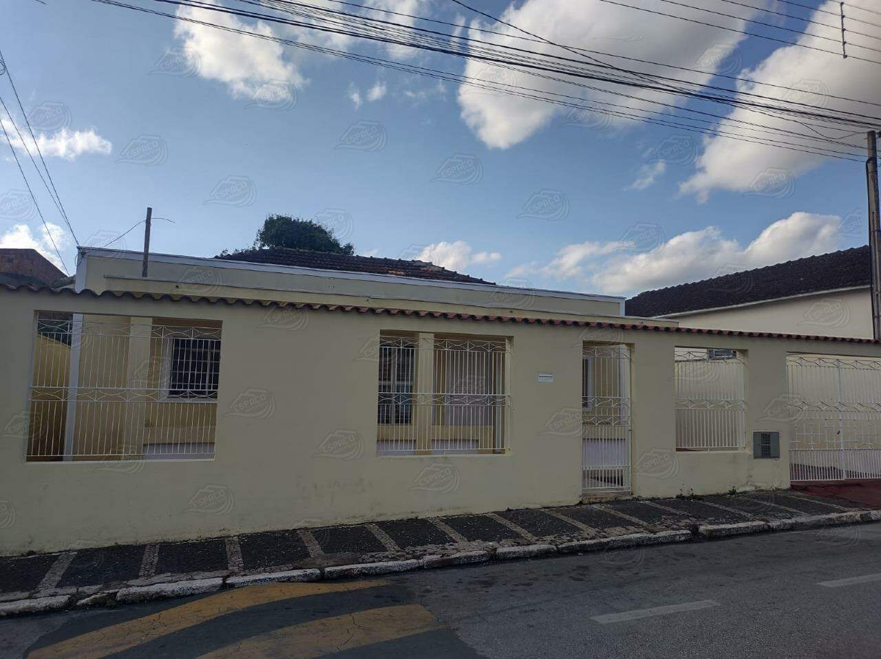 Casa à venda no Centro: 