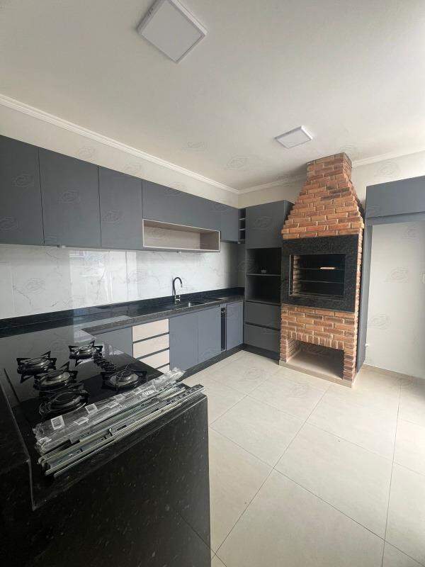 Casa à venda no Condomínio Alto dos Pinheiros: 