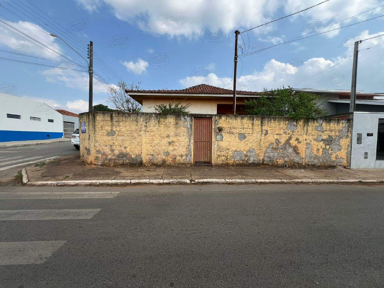 Casa à venda no Santa Terezinha: 