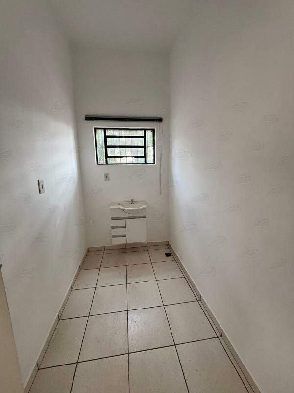 Ponto para aluguel no Santa Terezinha: 