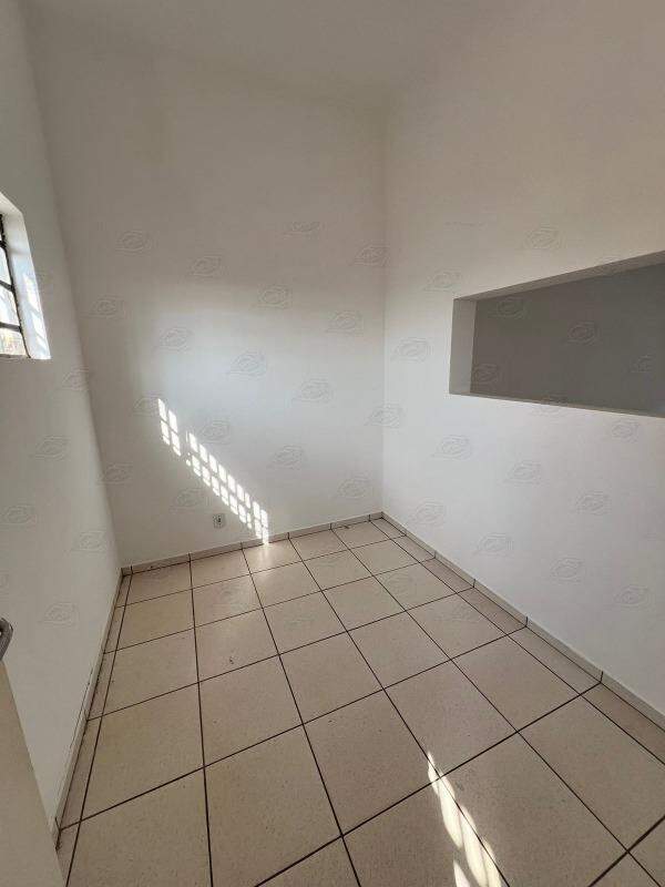 Ponto para aluguel no Santa Terezinha: 