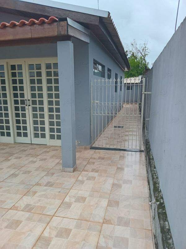 Casa à venda no Ginásio: 