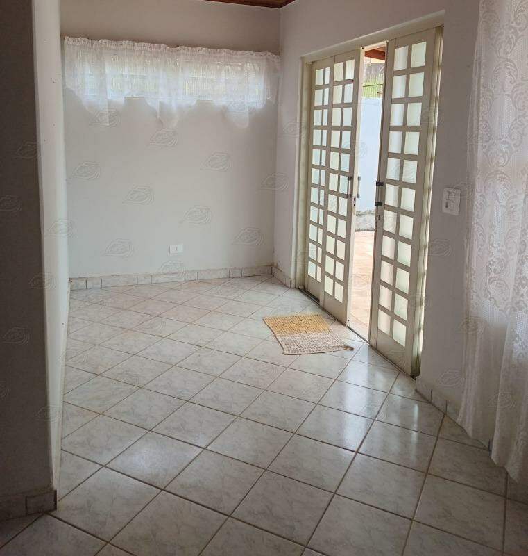 Casa à venda no Ginásio: 