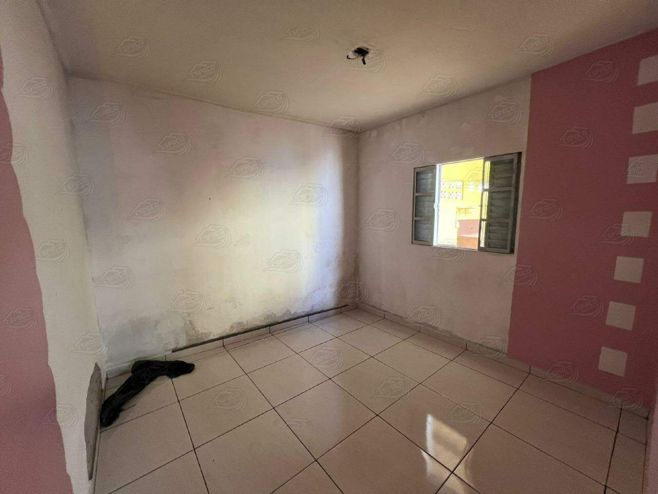 Casa à venda no Ginásio: 