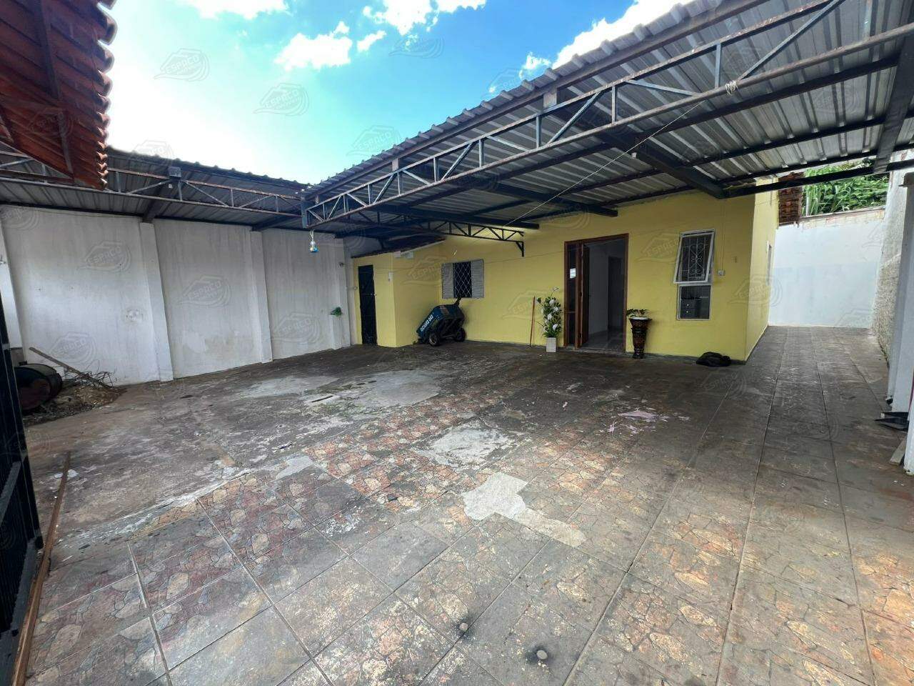 Casa à venda no Ginásio: 