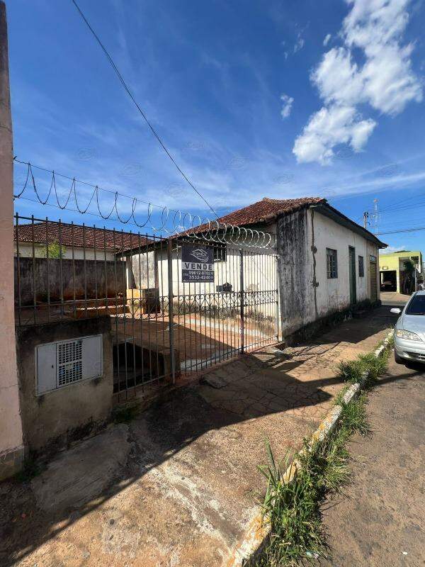 Casa à venda no Centro: 