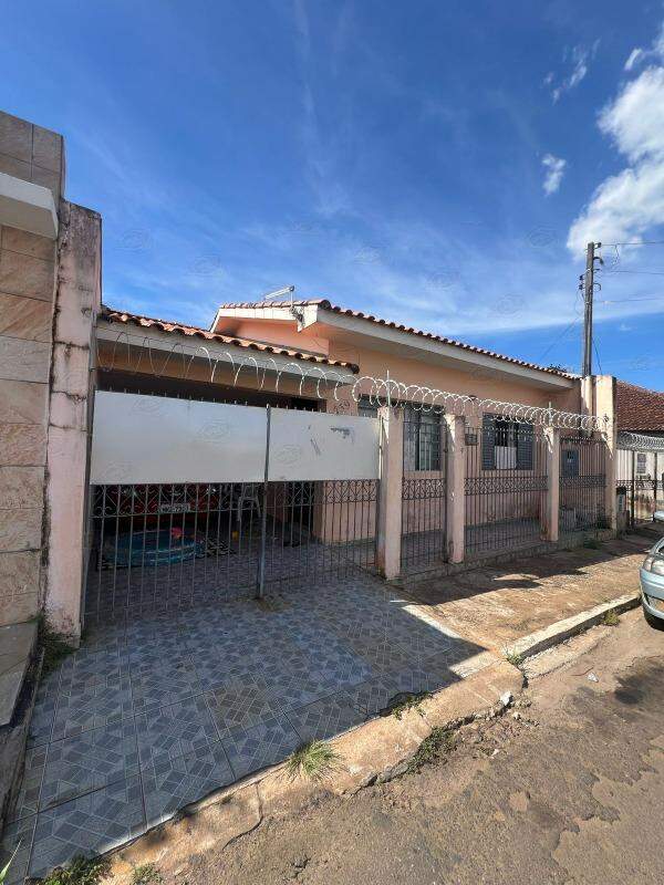 Casa à venda no Centro: 