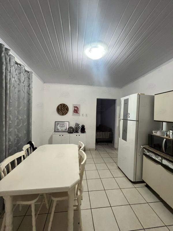Casa à venda no Ginásio: 