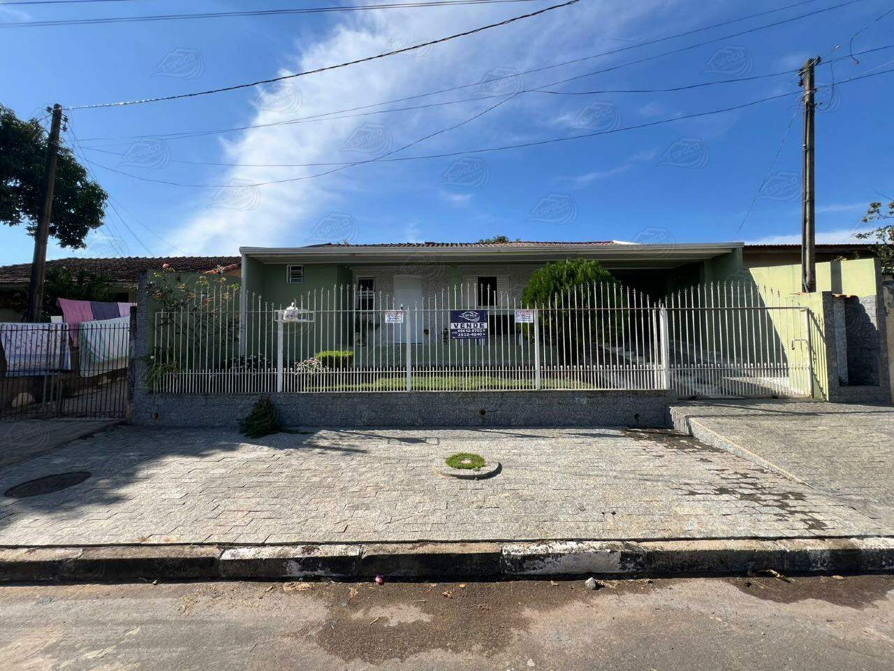 Casa à venda no Brauna: 