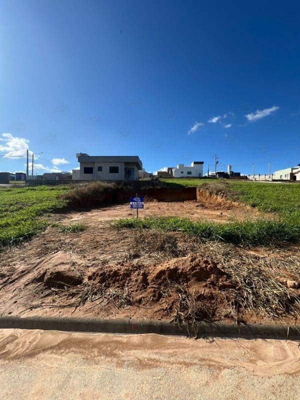 Terreno à venda no Condomínio Pôr do Sol: 