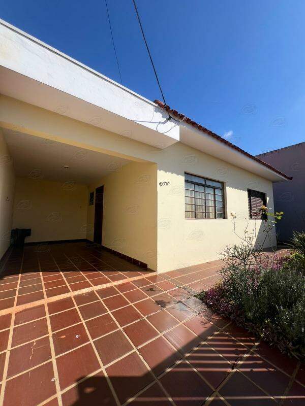 Casa à venda no Tonico Adolfo: 