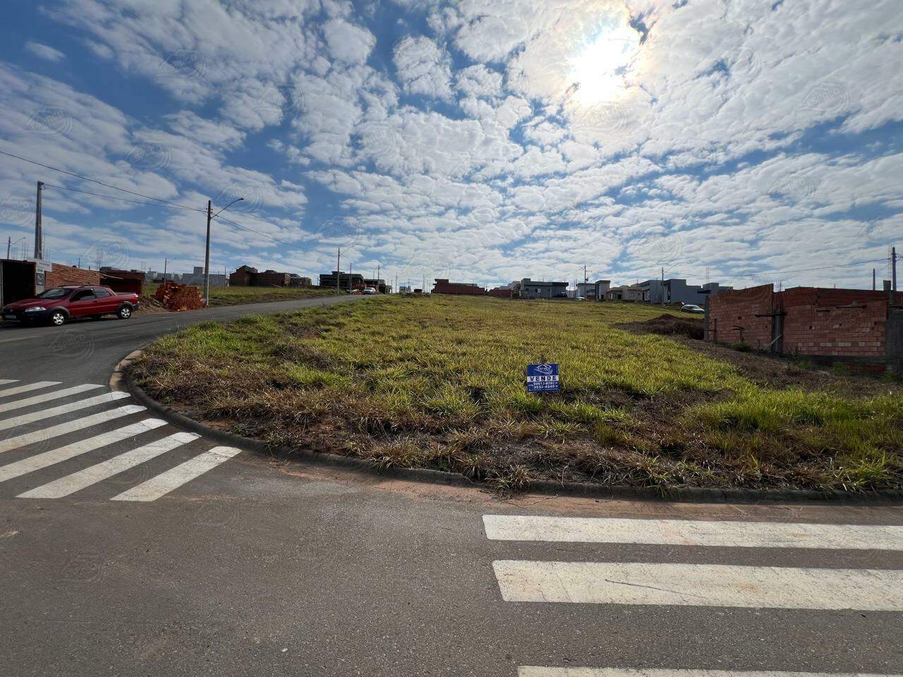 Terreno à venda no Condomínio Pôr do Sol: 