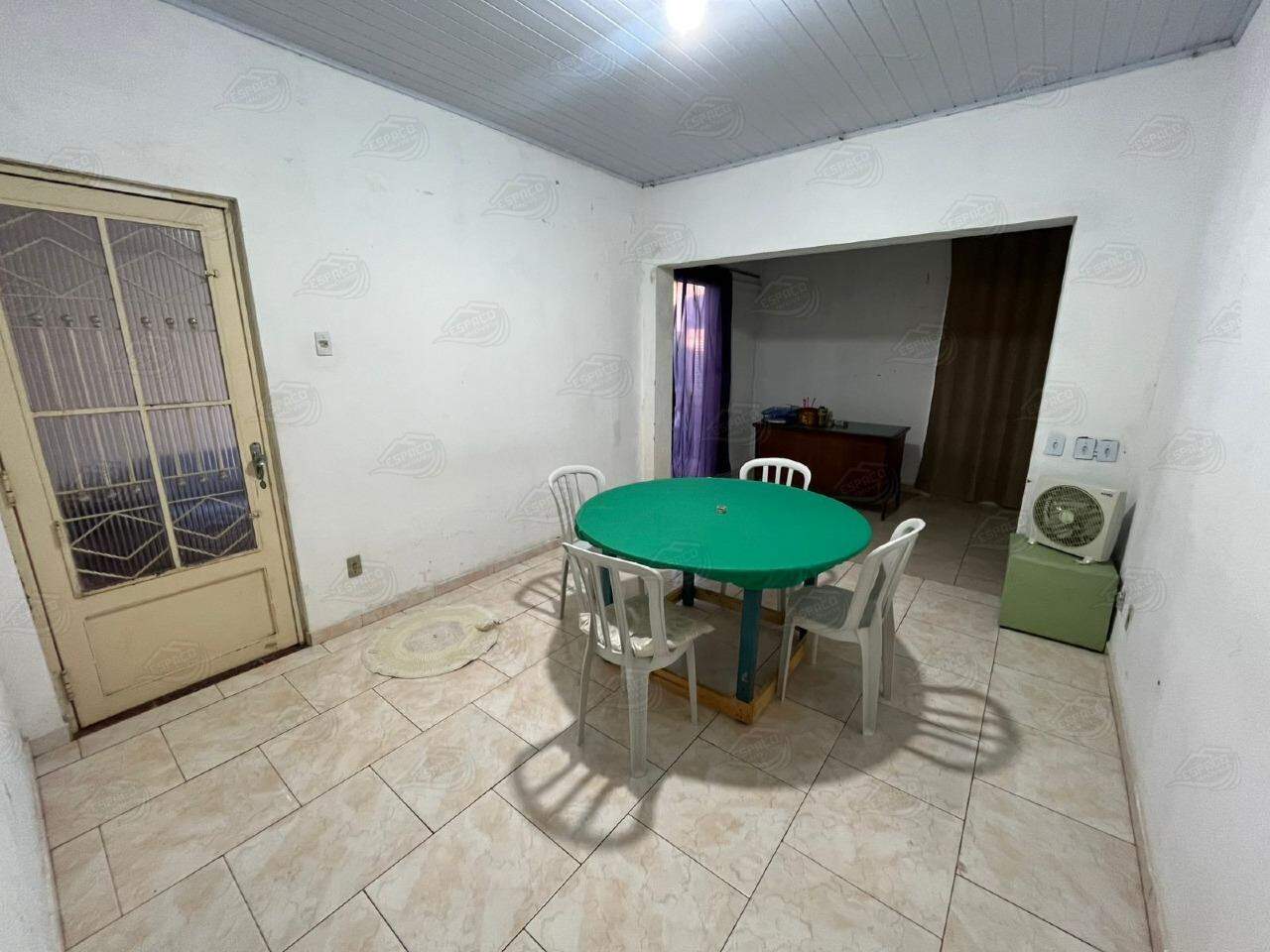 Casa à venda no Centro: 