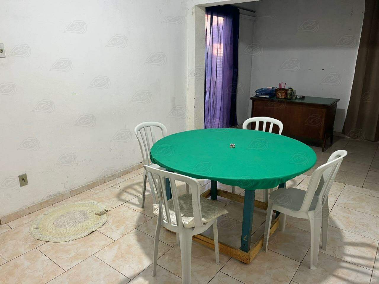 Casa à venda no Centro: 