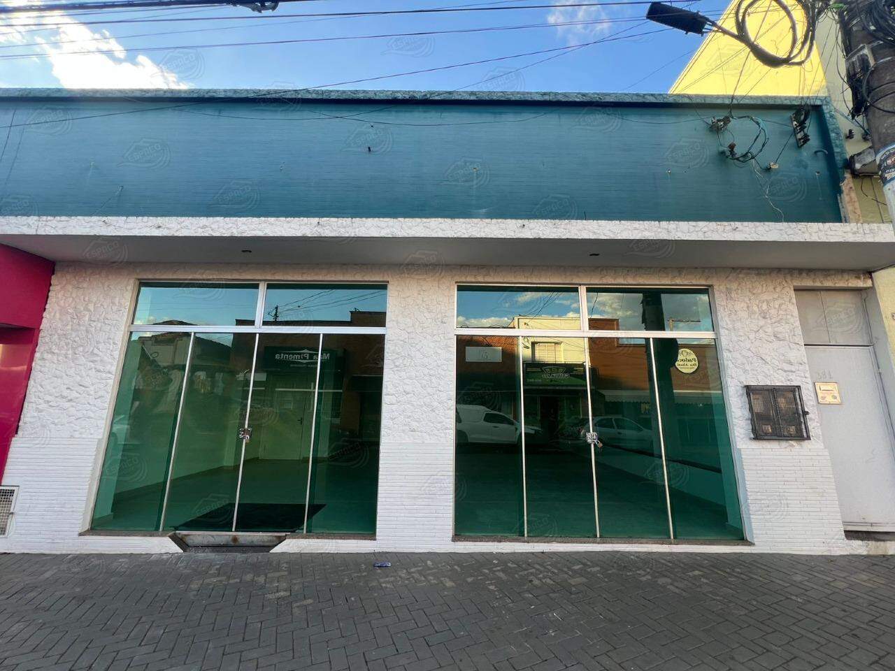 Ponto para aluguel no Centro: 