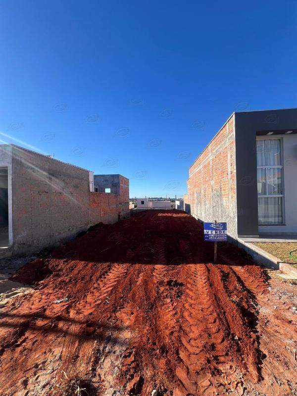 Terreno à venda no Condomínio Alto dos Pinheiros: 