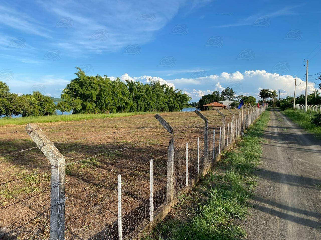 Lote à venda no Barão de Antonina: 