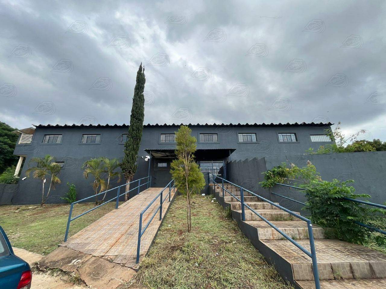 Ponto para aluguel no Santa Terezinha: 