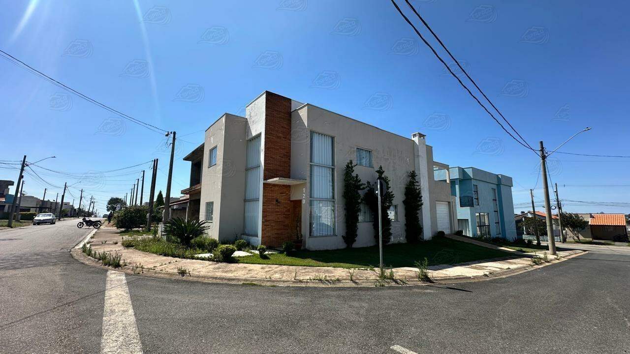 Casa à venda no Condomínio Alto dos Pinheiros: 