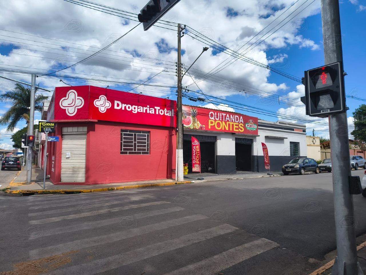 Barracão à venda no Centro: 