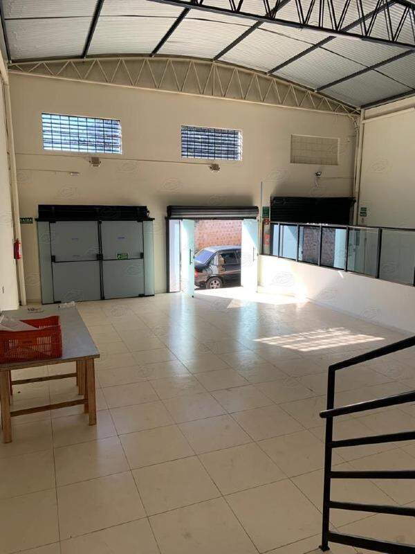 Barracão para aluguel no Vila Ozório: 
