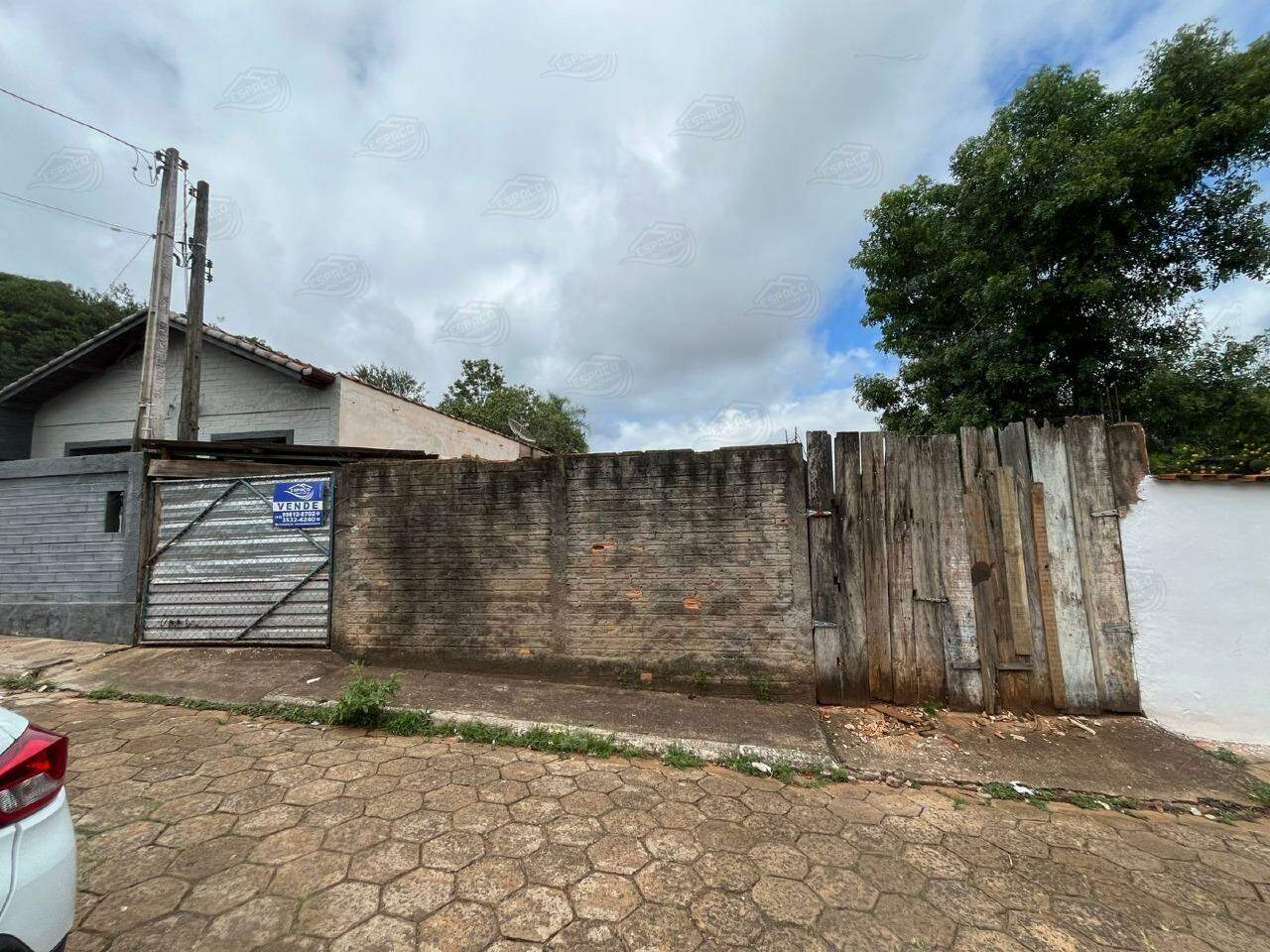 Terreno à venda no Santa Terezinha: 