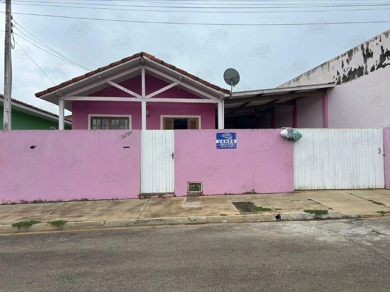 Casa à venda no Jardim Comodoro: 