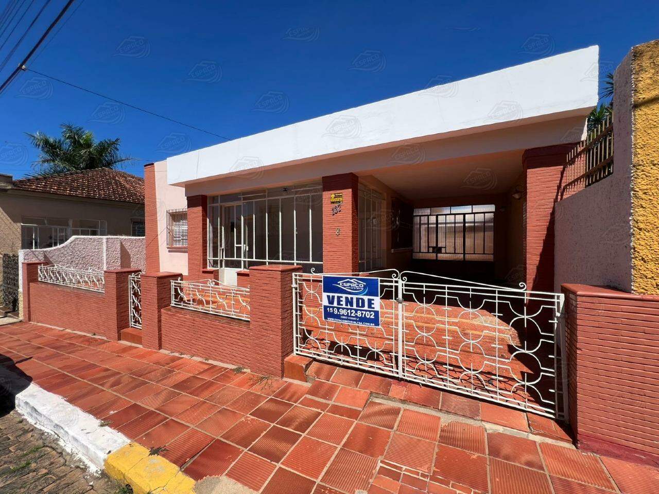 Casa à venda no Centro: 