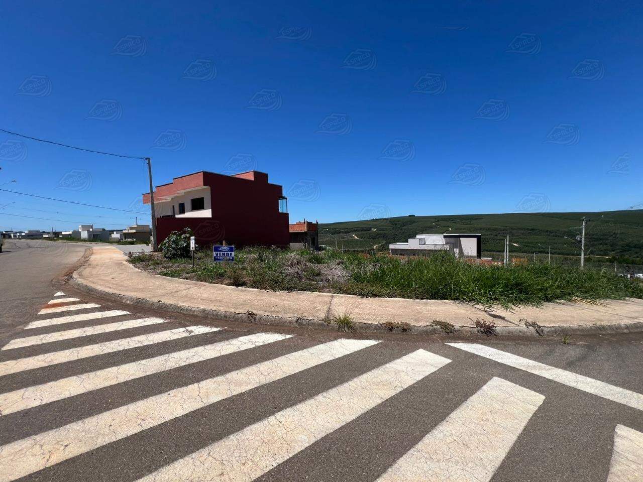 Terreno à venda no Condomínio Pôr do Sol: 