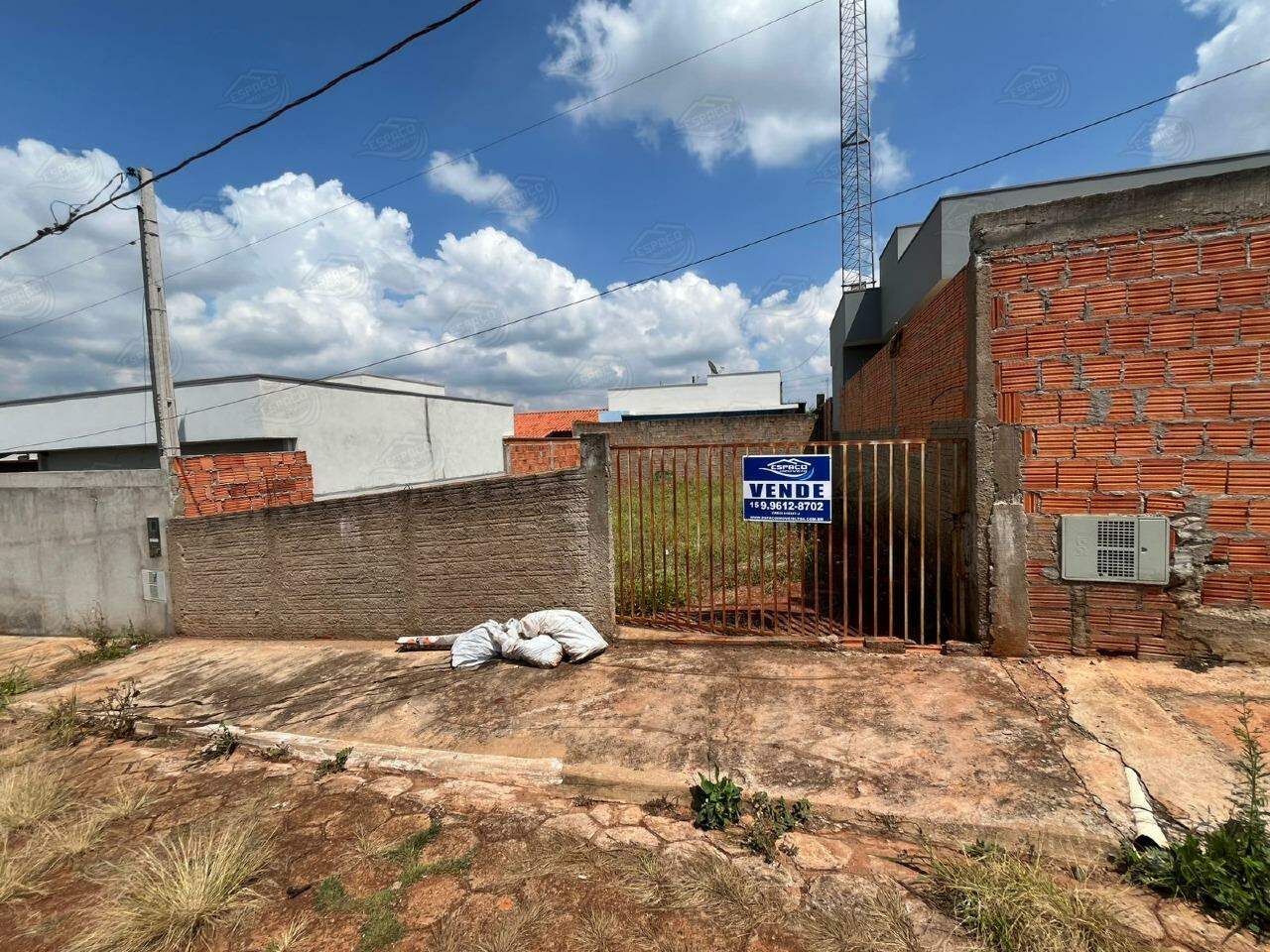 Terreno à venda no Cruzeiro: 