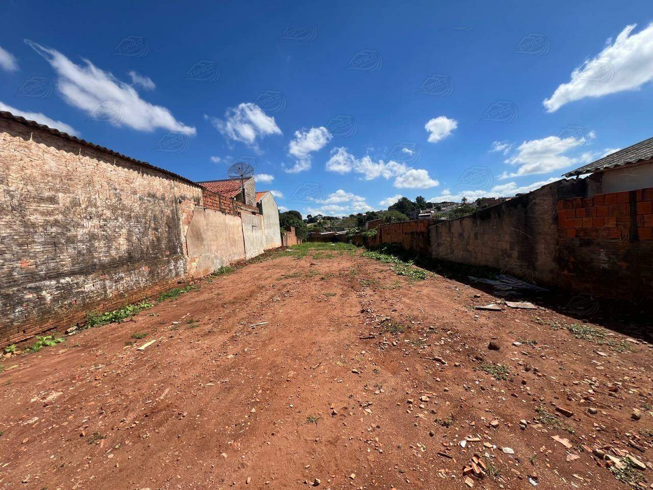 Terreno à venda no Jardim Wesgueber: 