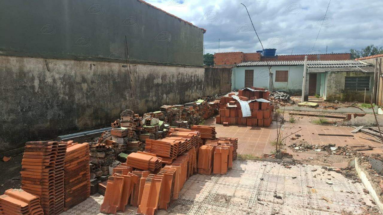 Terreno à venda no Cruzeiro: 