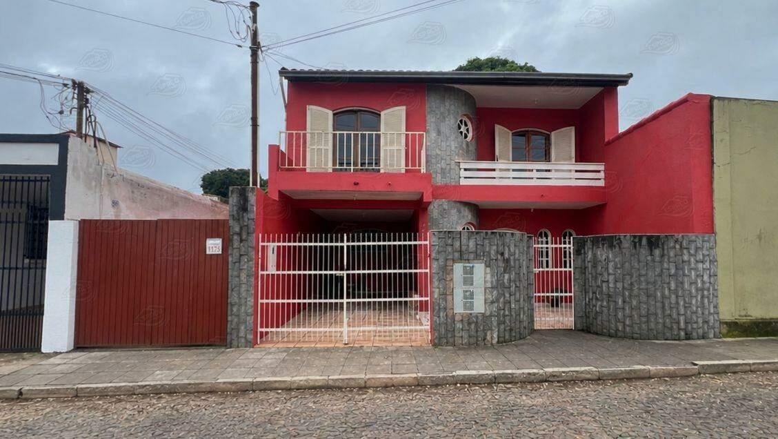Casa à venda no Centro: 