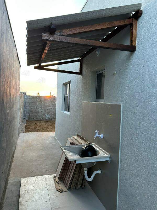 Casa à venda no Jd. Regiane : 