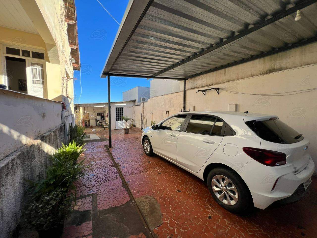 Casa à venda no Centro: 