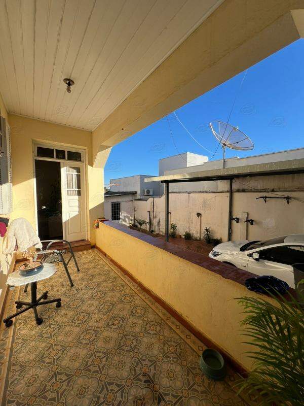 Casa à venda no Centro: 