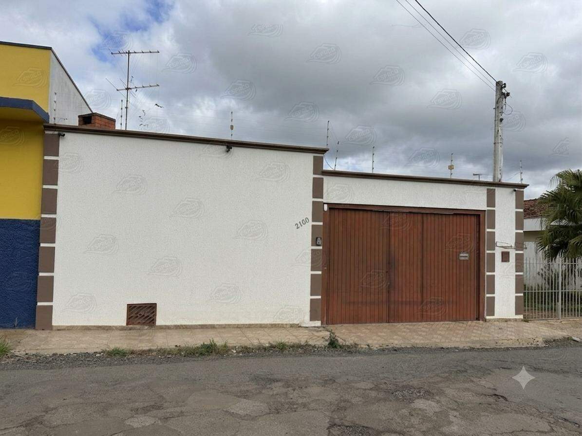Casa para aluguel no Centro: 