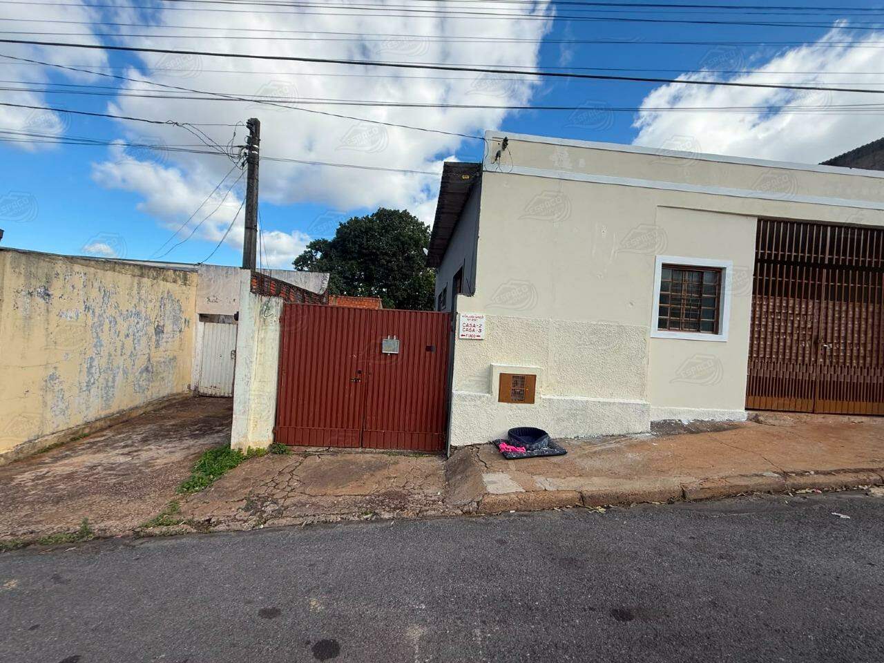 Casa para aluguel no Ginásio: 